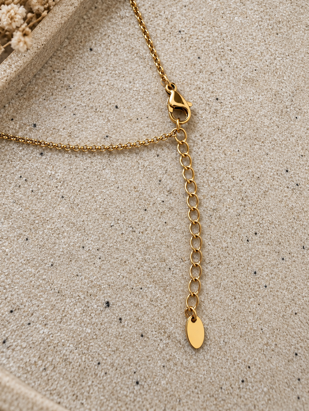 Interlocking Circle Pendant Necklace